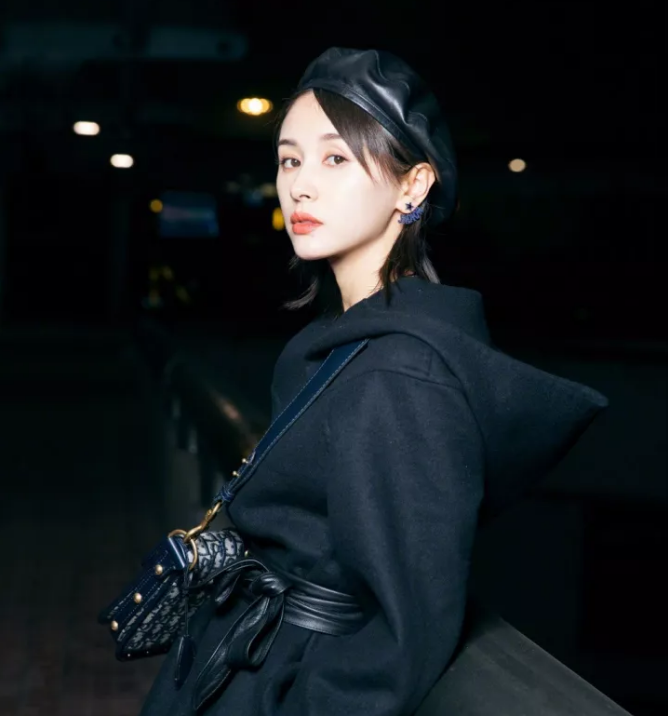 今年秋冬最chic！原來短發和帽子這么配?。? border=