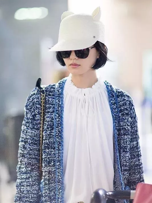 今年秋冬最chic！原來短發和帽子這么配?。? border=