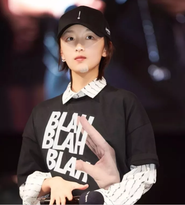今年秋冬最chic！原來短發和帽子這么配??！