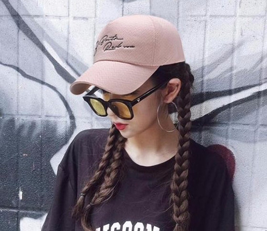 美麗的帽子，帶給你不一樣的春天